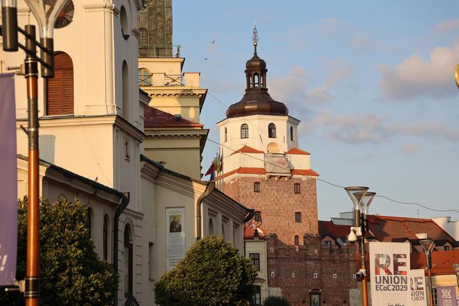 Brama Krakowska bez zegarów. Trafiły do naprawy