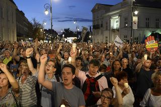 Protesty pod Pałacem Prezydenckim