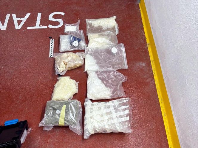 Duża akcja pod Warszawą. Białorusin wpadł z furą narkotyków i kradzionym Mercedesem!