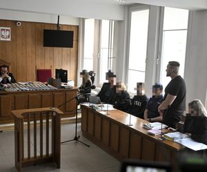 Łukasz Ż. stanął przed sądem. Przeprosił i częściowo przyznał siędo winy. Jego kolega: „Nie pomagałem Łukaszowi”