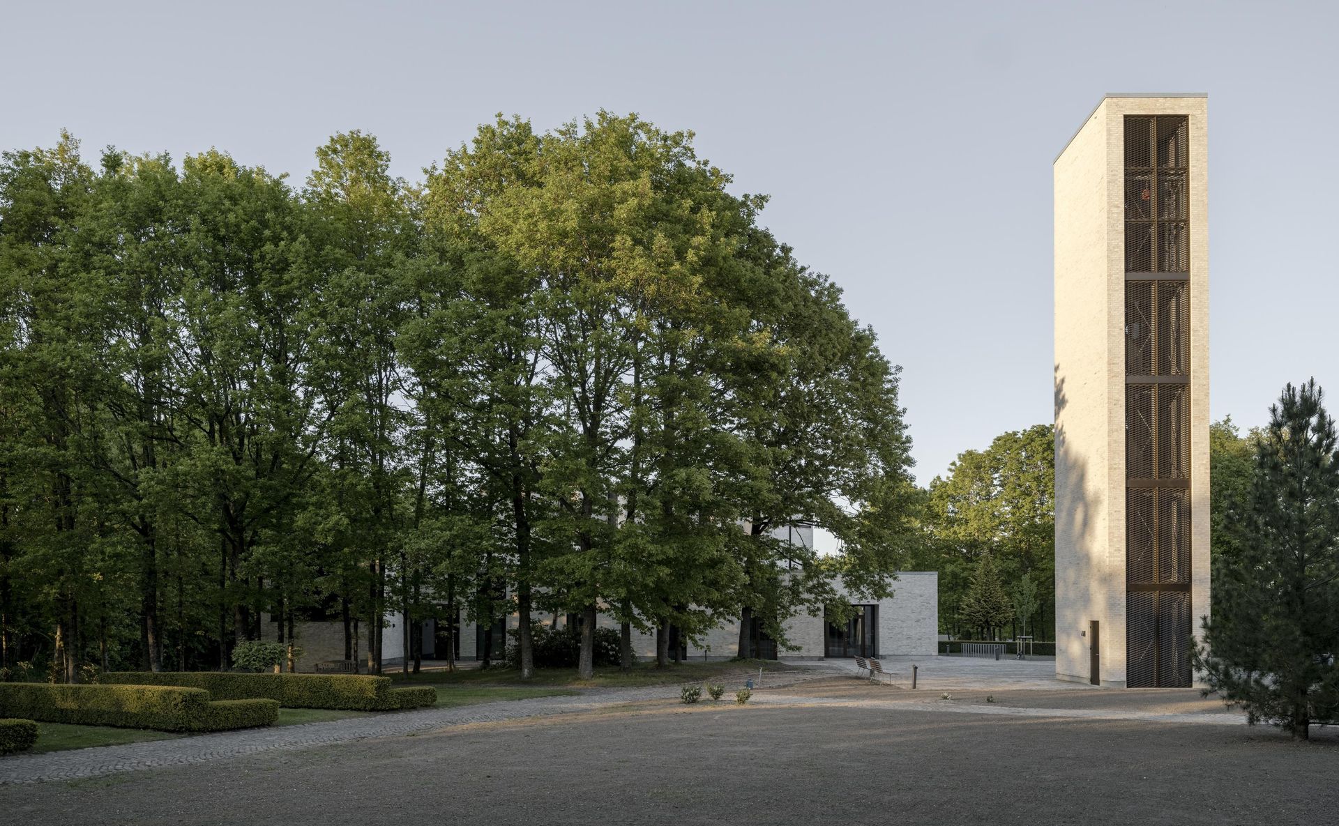 Højvangen Church, Henning Larsen 
