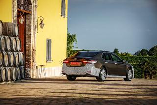 Hybrydowa Toyota Camry 2019