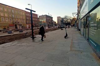 Nowe latarnie na remontowanej alei Wojska Polskiego