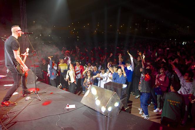 Na koncerty bydgoskiego zespołu Roan w Chinach przychodzą tysiące osób