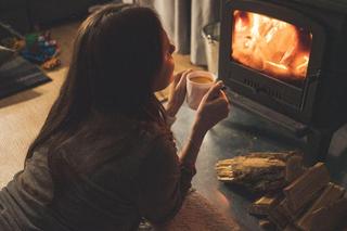 Hygge na jesienną aurę. Sztuka duńskiego szczęścia idealna w chłodne wieczory