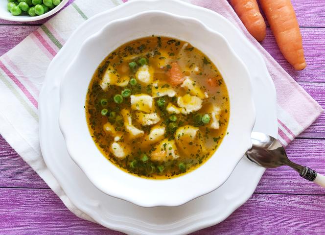 Jarzynowa z kluskami serowymi: łatwy przepis na pożywną zupę