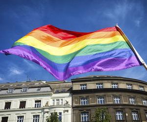 Radni powiatu bielskiego uchylili uchwałę anty-LGBT, bo blokowała dotacje 