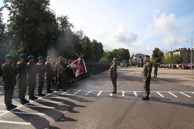 Żołnierz zrobił to podczas przysięgi. Wszystkim odebrało mowę