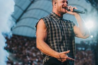 Koncert Imagine Dragons w Warszawie (18.07.2025). Organizatorem koncertu jest Live Nation, a patronem medialnym - Radio ESKA
