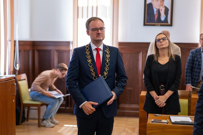 Zaprzysiężenie nowego prezydenta Zabrza. Kamil Żbikowski złożył ślubowanie i zwrócił się do mieszkańców