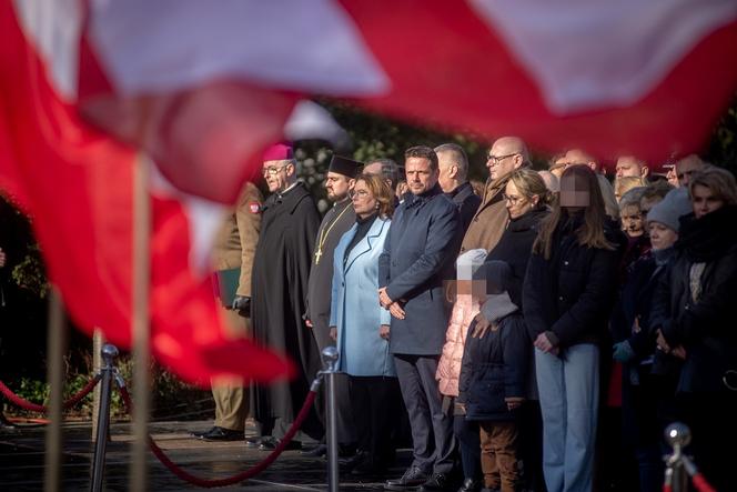 Podczas uroczystości na Powązkach zostały odczytane nazwiska wszystkich 96 ofiar katastrofy smoleńskiej i odmówiona modlitwa ekumeniczna.