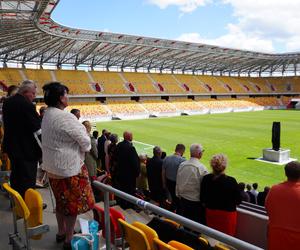 Kongres Świadków Jehowy Białystok 2024. Tłumy wiernych na Stadionie Miejskim