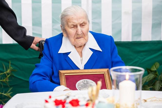 Pani Cecylia świętowała 102. urodziny! Seniorka ma jedną słabość. Kto by pomyślał!