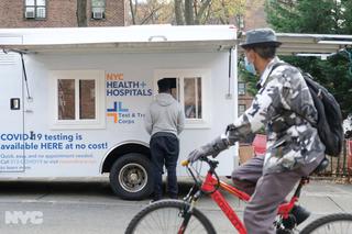 Nowy Jork chce przymusowych szczepień personelu medycznego