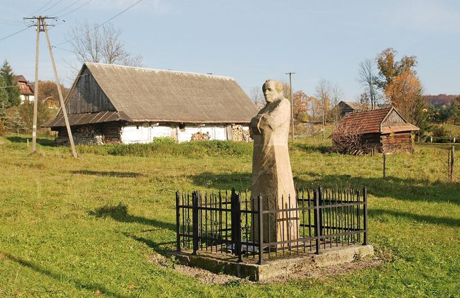 To słynna wieś w Małopolsce. Według legendy zbudowali ją kamieniarze