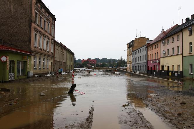 Tak wyglądają Głuchołazy po przejściu powodzi. Niewyobrażalna skala zniszczeń