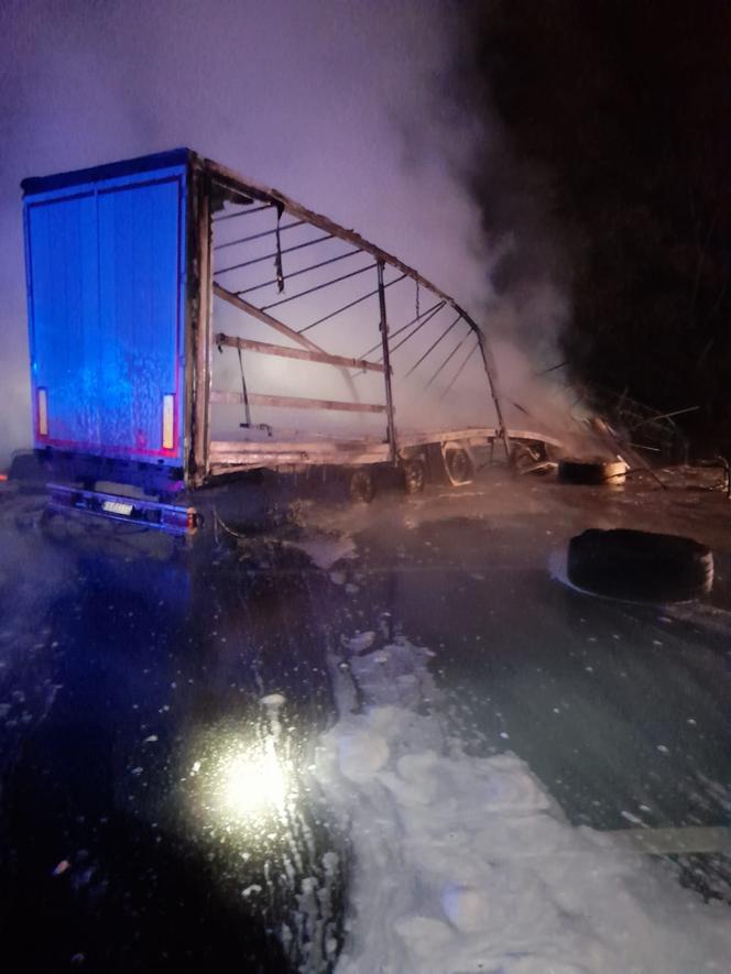 Spalone ciało leżało na drodze. Koszmarny wypadek na autostradzie A4 w Zabrzu