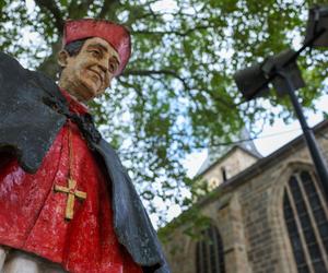 Skandal w kościele! Kardynał molestował 16-latkę, zgłaszają się kolejne ofiary