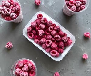 Malinowo-jogurtowe kąski idealne na lato. Przygotujesz je w kilka minut