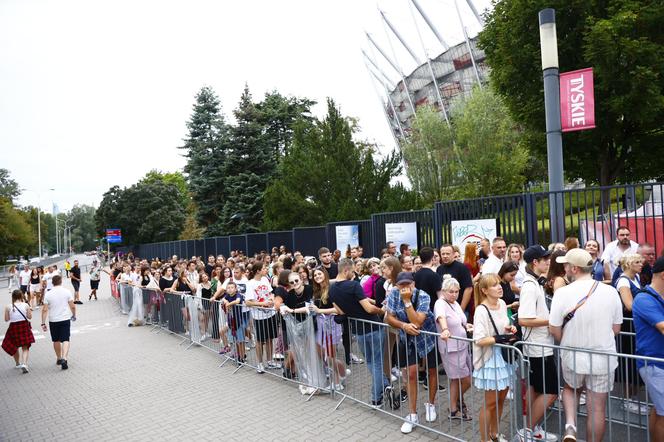 Gigantyczne kolejki przed stadionem. Tak fani czekali na koncert Dawida Podsiadło