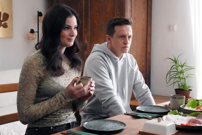 Barwy szczęścia, odcinek 3205. Weronika (Maria Świłpa), Błażej (Piotr Ligienza) 