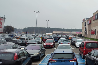 Kupujemy co raz więcej samochodów. Widać to w statystykach powiatu leszczyńskiego