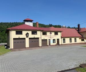 To dawna wieś wołoska w Małopolsce. Kiedyś zamieszkiwali ją pasterze, dziś słynie z drewnianych zabawek