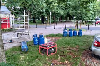 Warszawa. Pożar w Miasteczku Wolności przed Sejmem. Spłonęło pięć namiotów [ZDJĘCIA]