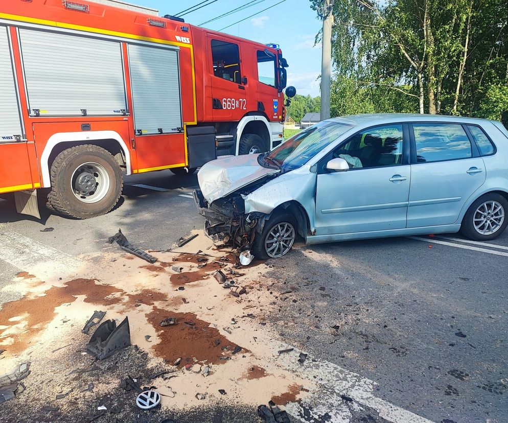Wypadek w Rogowie w pow. wodzisławskim. Zderzenie osobówki z motocyklistą 