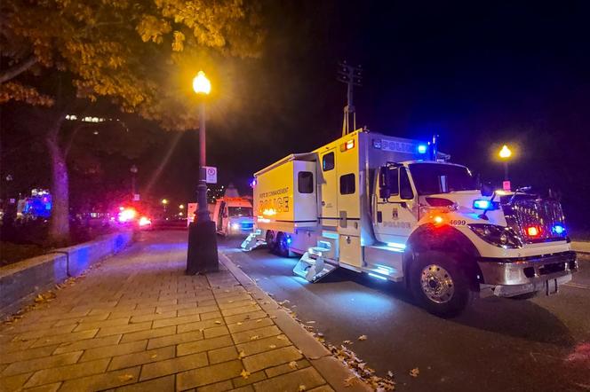 Rycerz mordował ludzi japońskim mieczem! Krwawe Halloween w centrum miasta. WIDEO