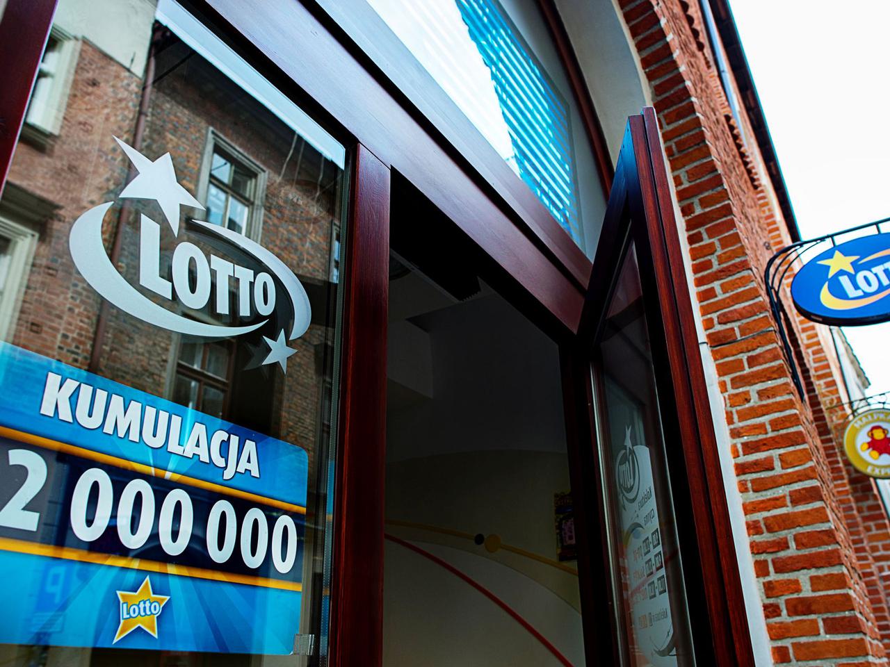 Lotto: wyniki 30 stycznia 2022 r., godz. 21.50. Niedziela: Multi Multi, Ekstra Pensja, Mini Lotto, Kaskada, Super Szansa [WYNIKI LOTTO, 30.01.22, godz. 21.50]
