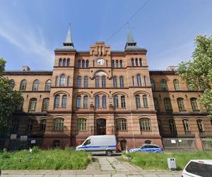 Najstraszniejszy budynek we Wrocławiu według AI