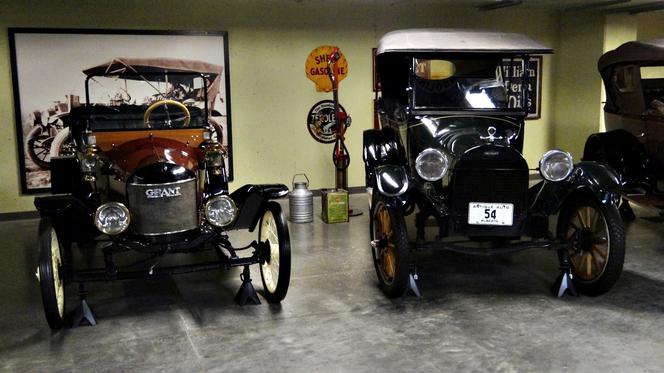Muzeum motoryzacji Heritage Park Historical Village w Calgary