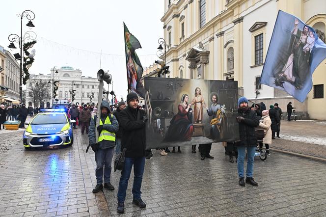 Wojownicy Maryi w pokutnej procesji różańcowej