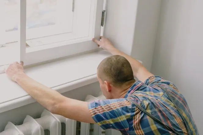 Jak zaoszczędzić na ogrzewaniu? Dodaj ciepła domowi z wysoko energooszczędnym oknem od OKNOPLAST