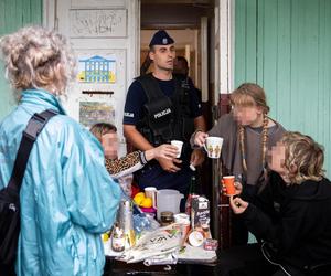 Chaos na Osiedlu Przyjaźń. Policja zatrzymała mieszkańca domku. „Wyciągnęli go siłą”