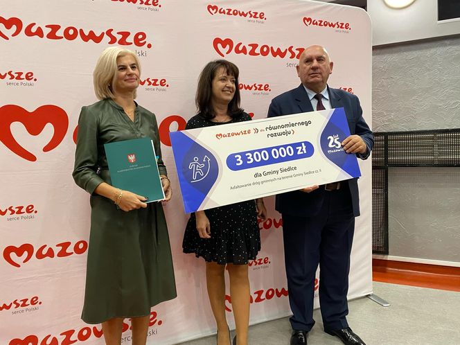 Mazowsze przekazało blisko 30 mln zł na inwestycje w powiecie siedleckim