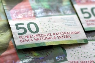 Niepokojący wzrost franka kosztem złotego. Co się dzieje?