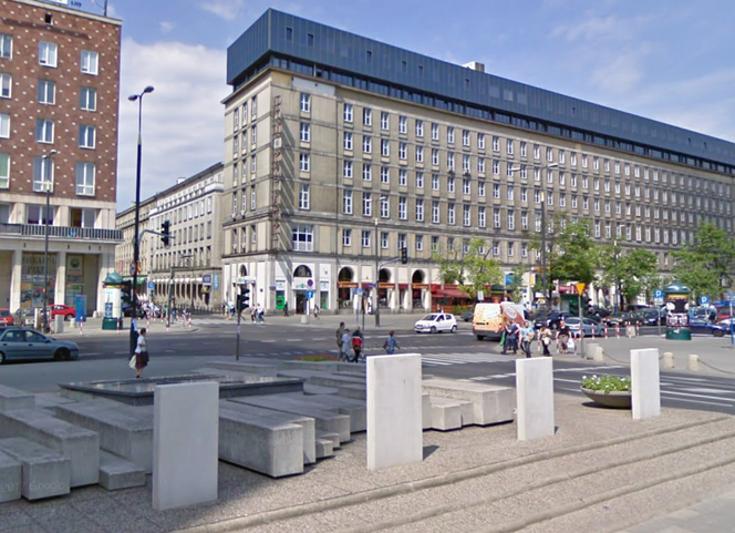 Warszawa kiedyś i dziś. Zobacz, ile się zmieniło przez 40 lat! [ARCHIWALNE ZDJĘCIA]