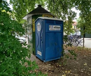 W Siedlcach nieznany sprawca ukradł toaletę typu TOI TOI!