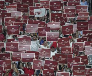 Tłumy na pogrzebie Charliego Kirka. Tak żegna go Elon Musk