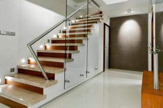 Oświetlenie schodów - włączniki światła
