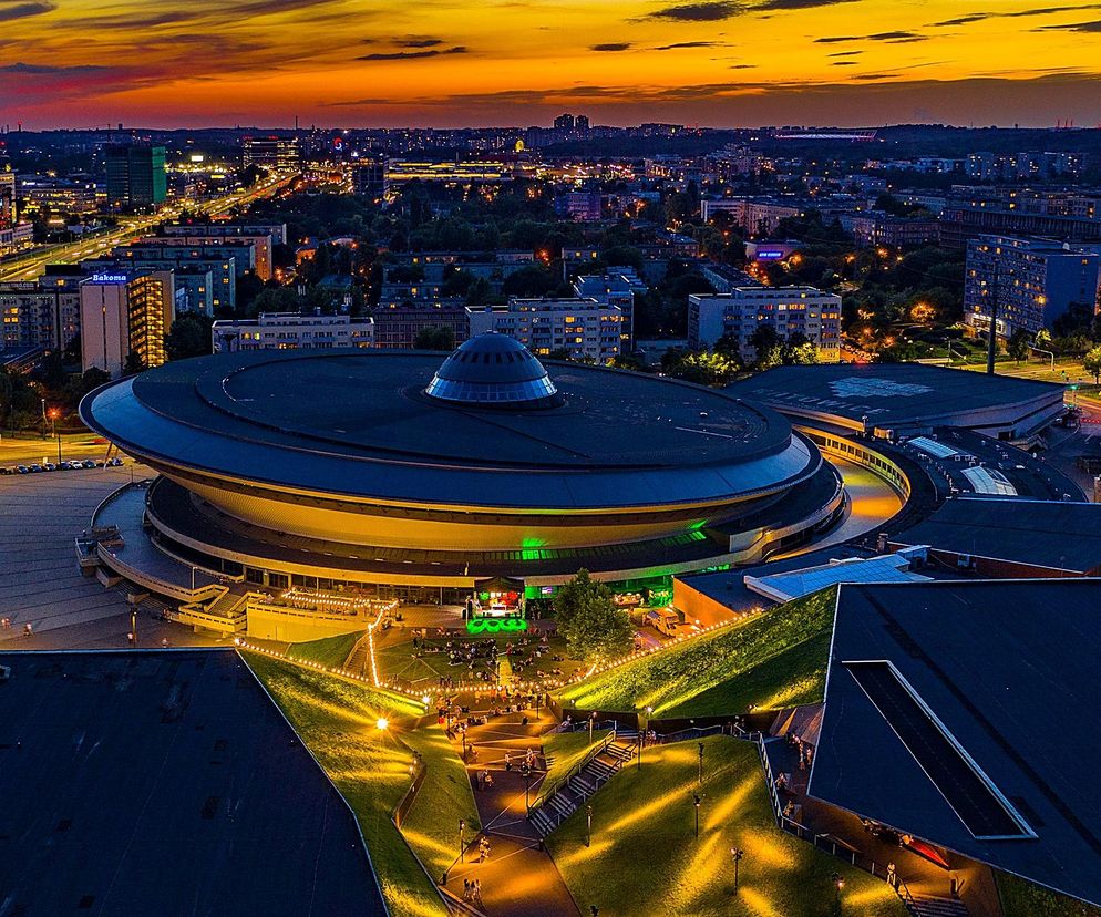 Dla Katowic jest niczym wieża Eiffla dla Paryża. Zachwyceni turyści robią selfie