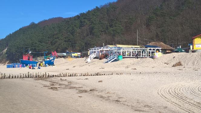 Przygotowania do sezonu na plaży w Międzyzdrojach