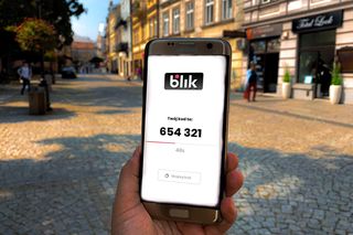 Atak hakerski na BLIKa! Polacy odcięci od szybkich przelewów