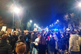#PiekłoKobiet: Protest na warszawskim Żoliborzu