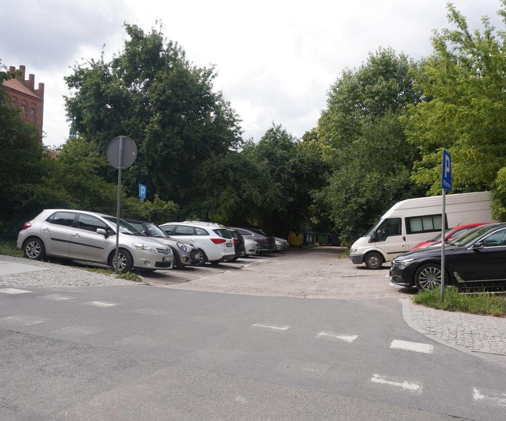W centrum Olsztyna powstanie parking z prawdziwego zdarzenia? Miasto ogłosiło przetarg [ZDJĘCIA]