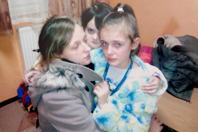 Sąd zabrał mi córeczki bo mam za małe mieszkanie