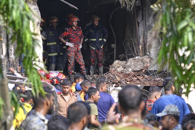 Wojskowy samolot rozbił się na terenie szkoły w Bangladeszu