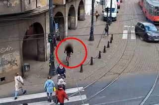 Policjanci wypatrzyli na miejskim monitoringu w centrum Bydgoszczy prawie 100 rowerzystów. W każdym przypadku coś było nie tak